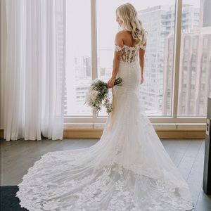 Allure Bridal Style 9860 Gown- Size 2/4